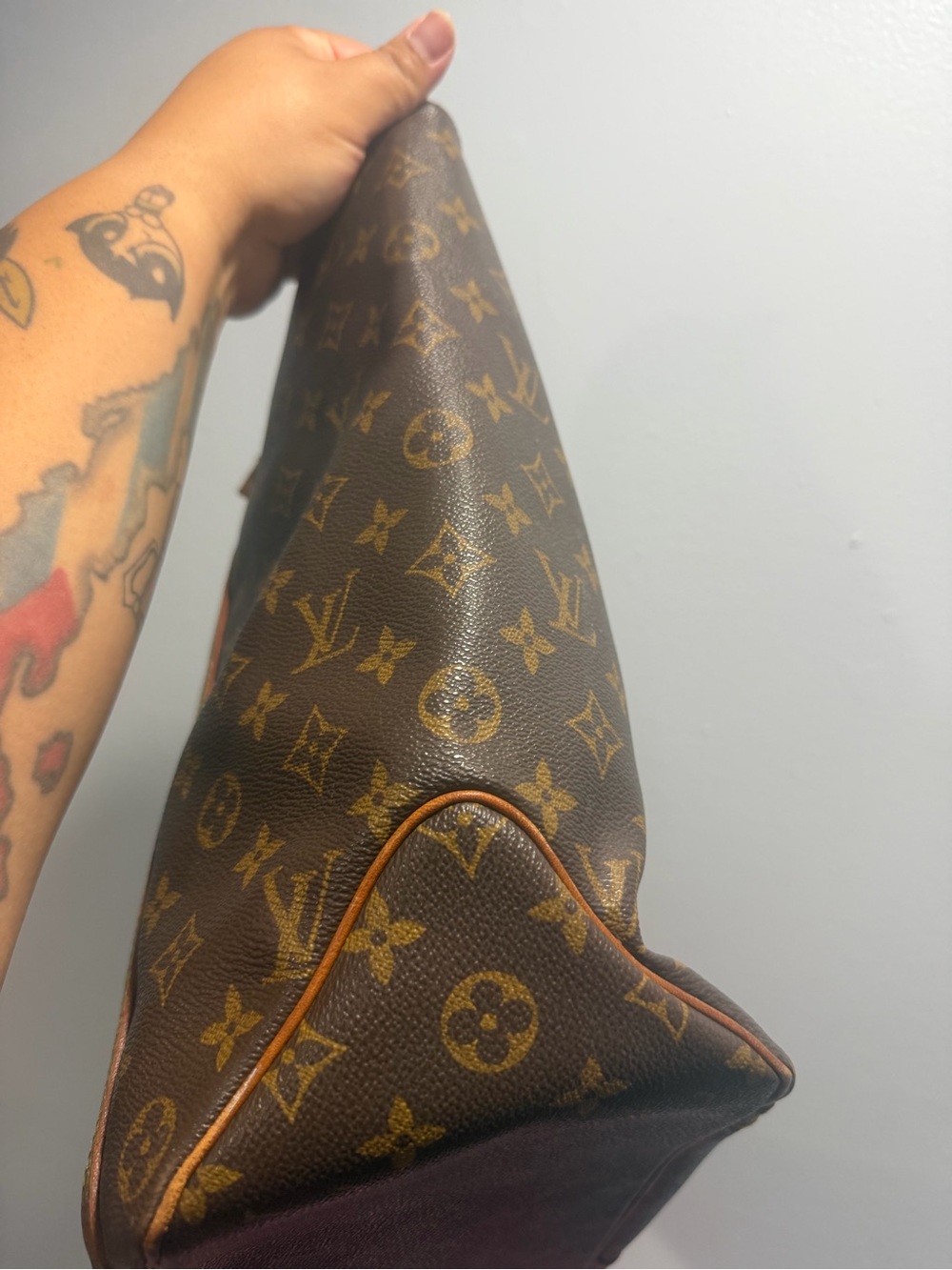 Louis Vuitton Brown Monogram Canvas Tote with Tan Straps - Picture 4 of 8